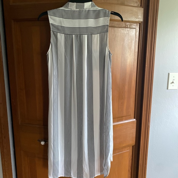 Daniel Rainn Striped Tunic Tank - Picture 5 of 8
